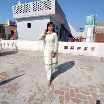 Vanshika sharma
